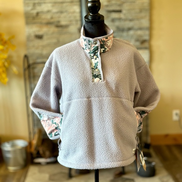 The North Face Jackets & Blazers - North Face - Pullover Fleece Jacket - M